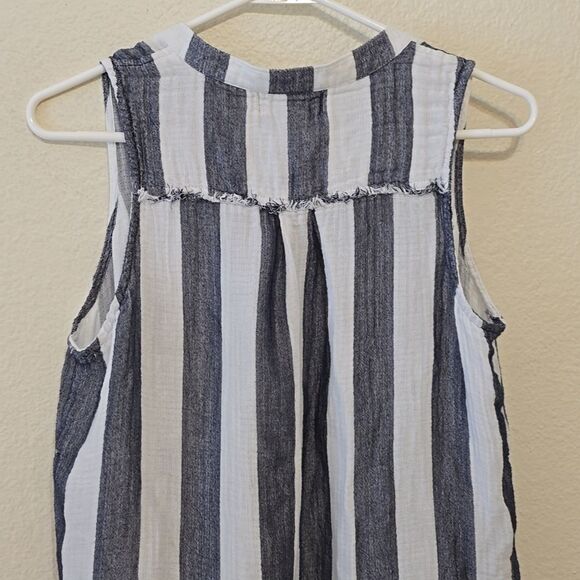 Cloth & Stone Striped Sleeveless Button Down - Size M - Picture 4 of 8